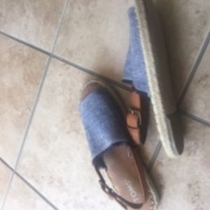 TOMS SANDALS